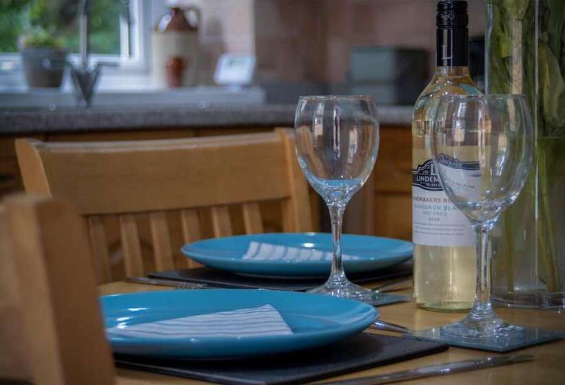 Wern Y Glais 2 Bedroom Cottage Glais