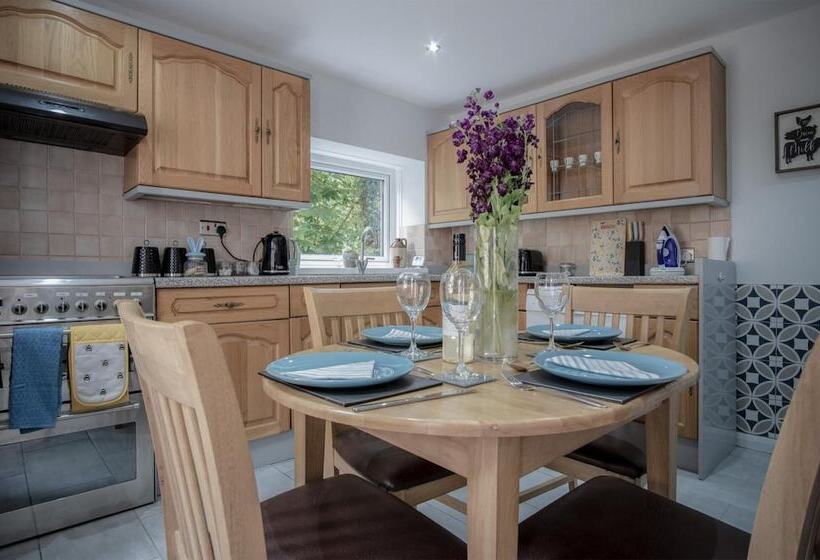 Wern Y Glais 2 Bedroom Cottage Glais