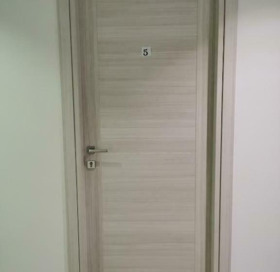 住宿加早餐  Cesares