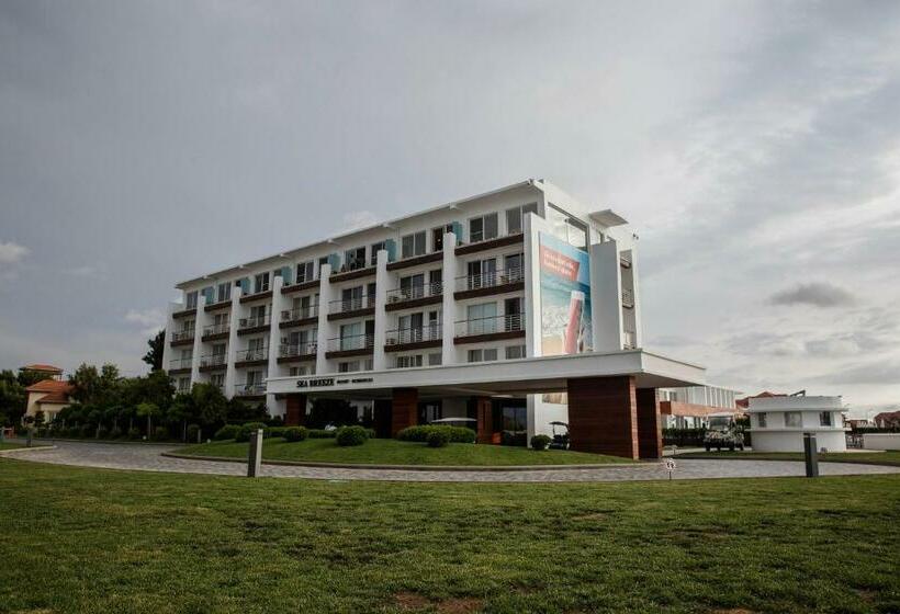 هتل Sea Breeze Resort&residence