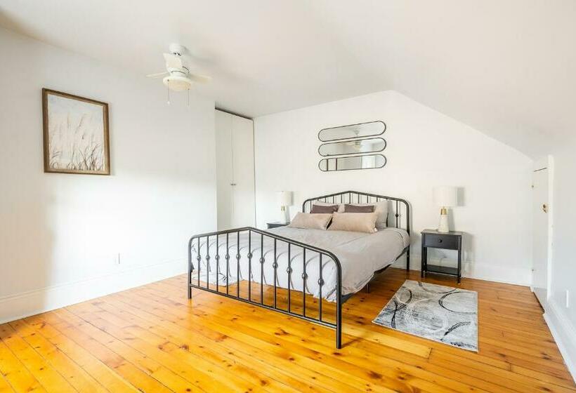 بنسيون Cozy 5 Bedroom House In Downtown Toronto By Globalstay