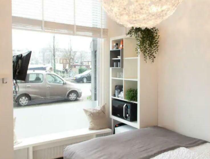 Пансион Lovely Small Apartment In  De Pijp