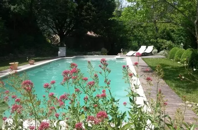 Aamiaismajoitus (B&B) Chambre D Hote Le Theron