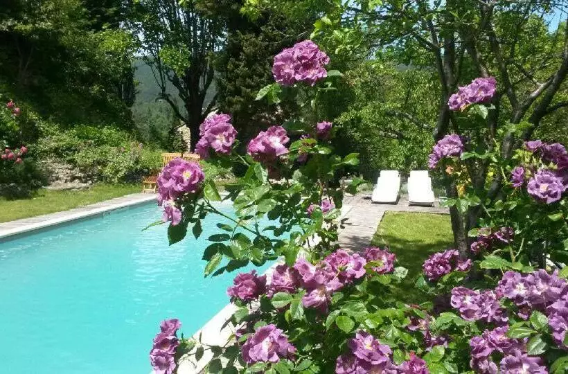 Aamiaismajoitus (B&B) Chambre D Hote Le Theron