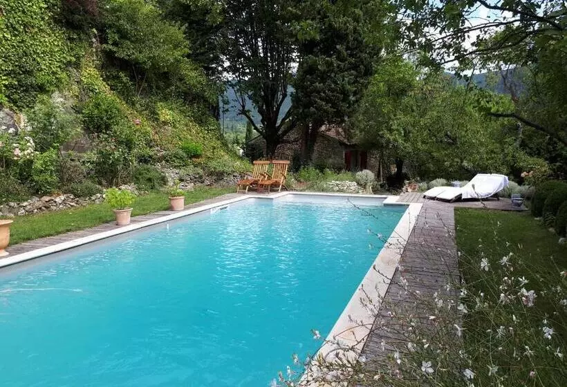 Aamiaismajoitus (B&B) Chambre D Hote Le Theron