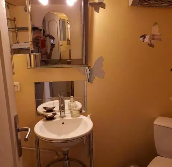 Aamiaismajoitus (B&B) Chambre D Hote Le Theron