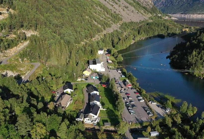 פנסיון Trolltunga Lodge