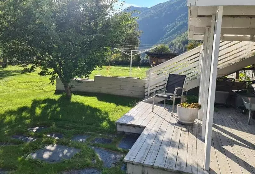 Majatalo Trolltunga Lodge