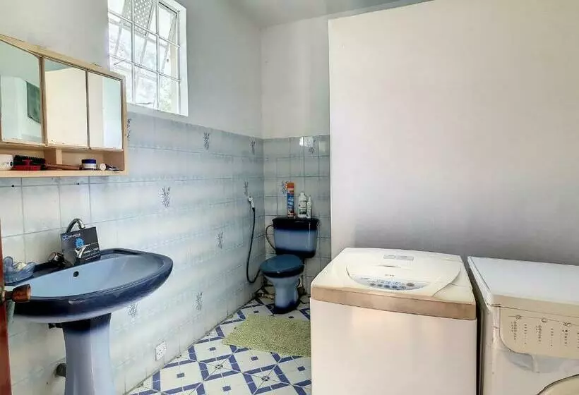 پانسیون Appartement Privatif   Villa Isora Paradise