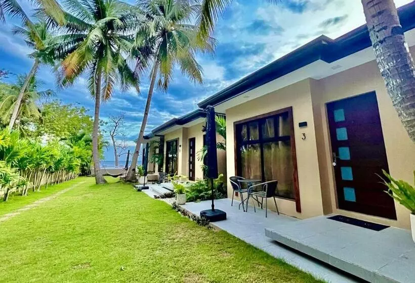 Southseas Beach Resort And Dive Center