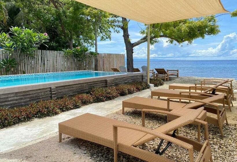 Southseas Beach Resort And Dive Center