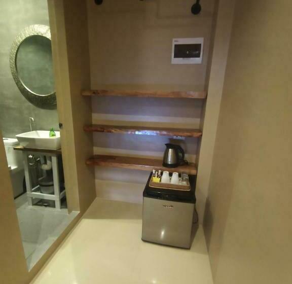 Southseas Beach Resort And Dive Center