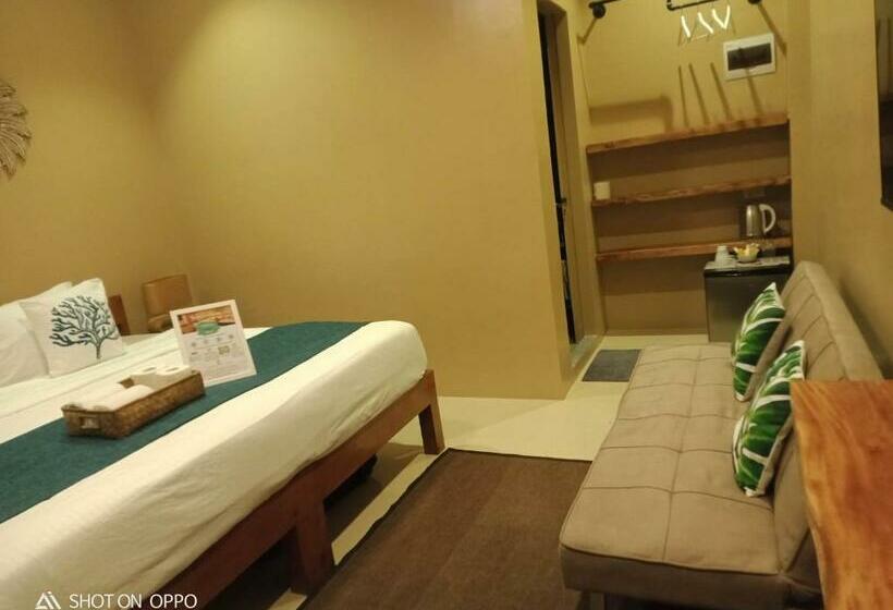 Southseas Beach Resort And Dive Center