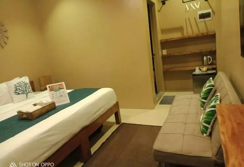 Southseas Beach Resort And Dive Center