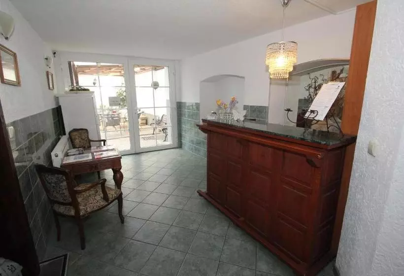 Bed and Breakfast Pension Ikar