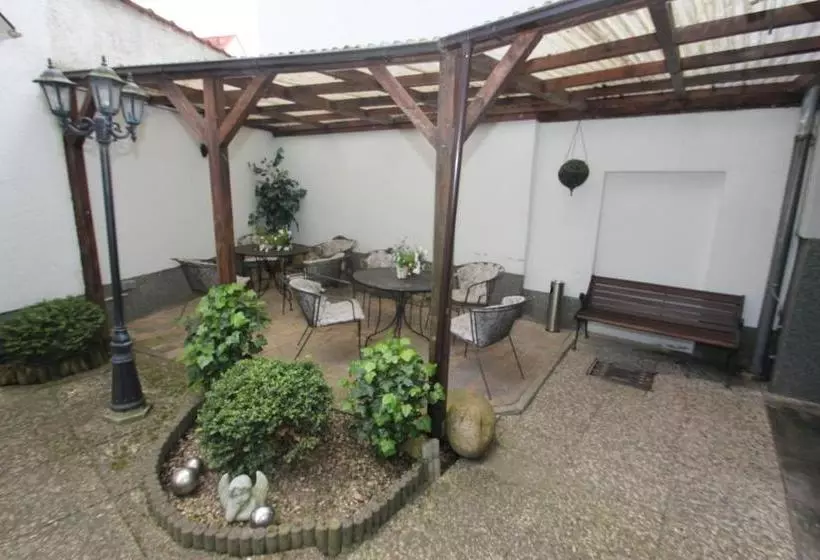 Bed and Breakfast Pension Ikar