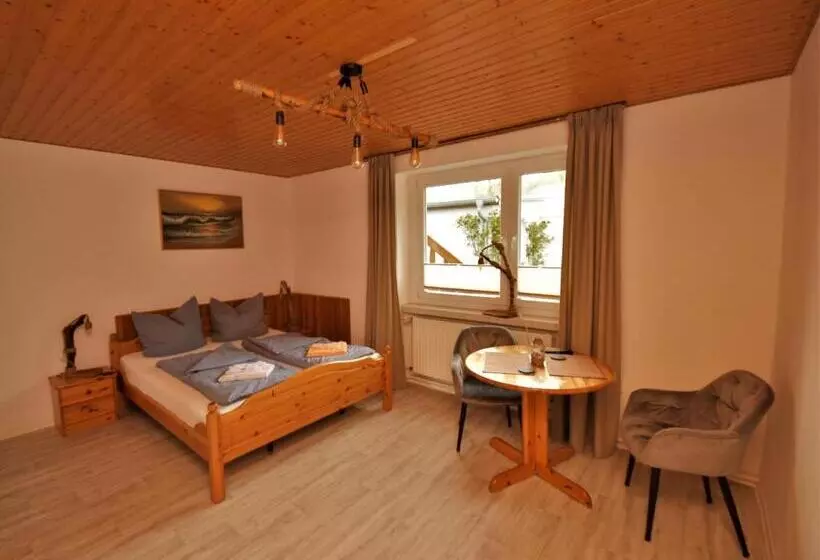 Bed and Breakfast Siggis Pension   Apartments