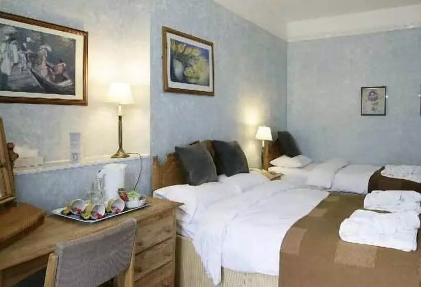 ホテル Ambassador