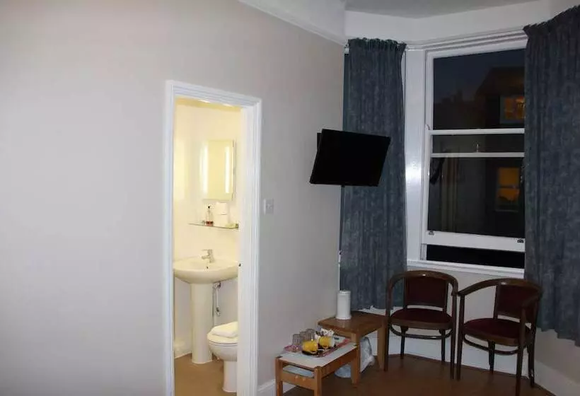 ホテル Ambassador