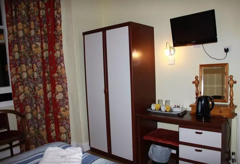 ホテル Ambassador