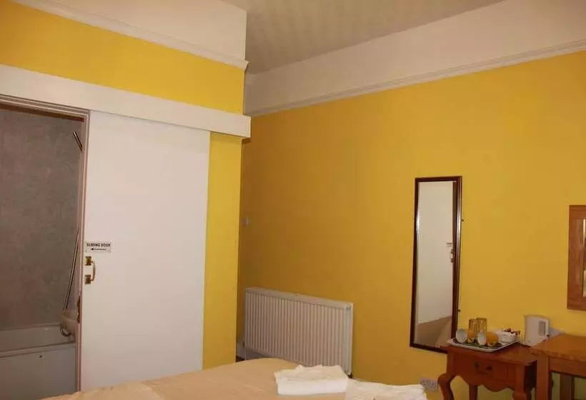 ホテル Ambassador