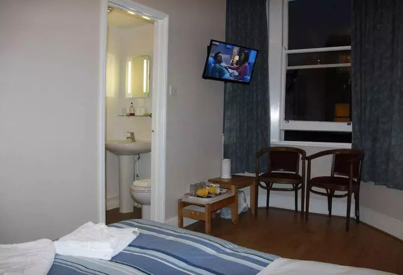 ホテル Ambassador