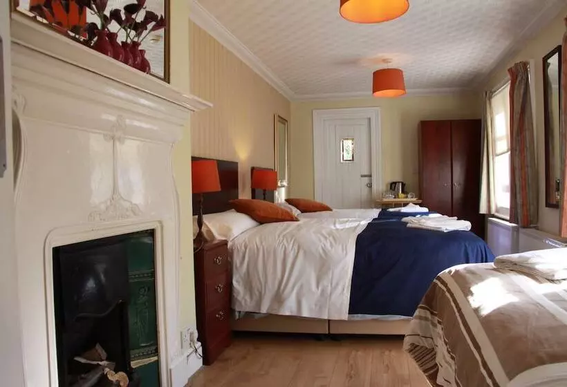 ホテル Ambassador