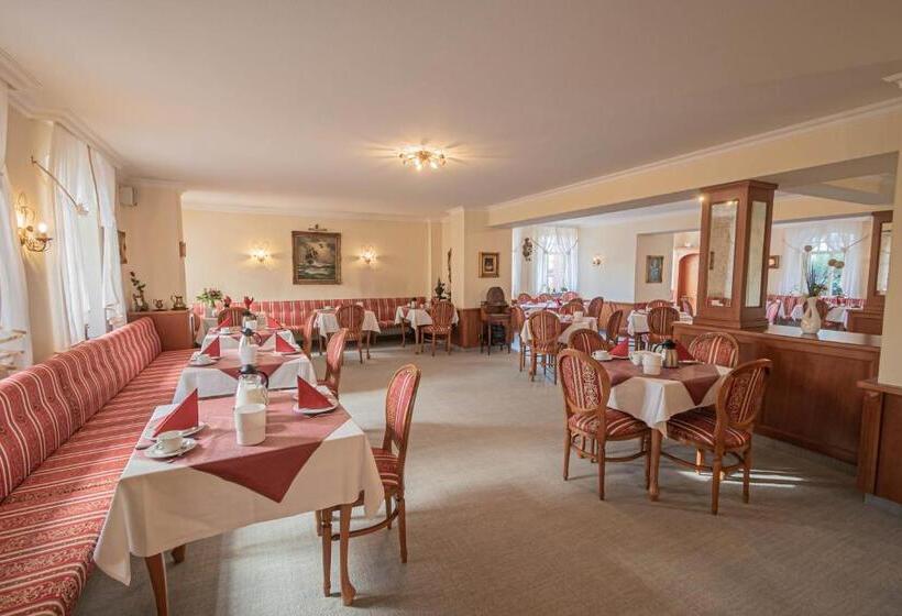 בית מלון כפרי Imperial Rügen