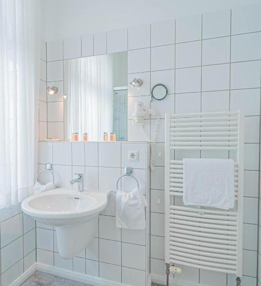 בית מלון כפרי Imperial Rügen