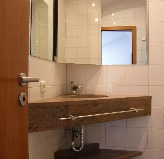 هتل Pension Freiraum Berlin