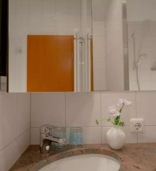 هتل Pension Freiraum Berlin