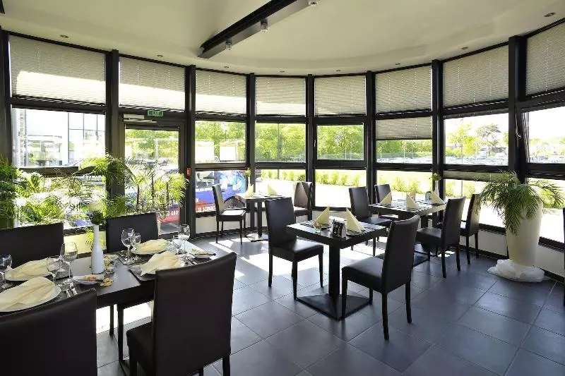 Отель Quickborn & Gastehaus Hesse