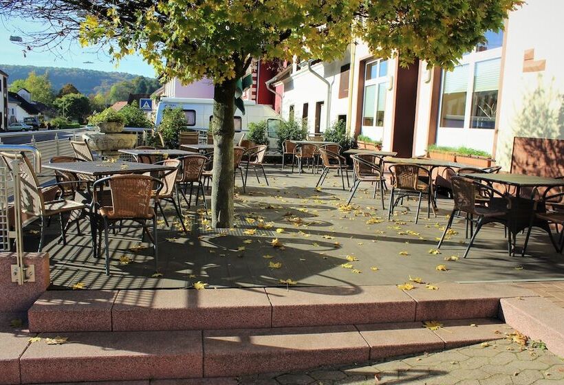 فندق Restaurant Zum Schlossberg