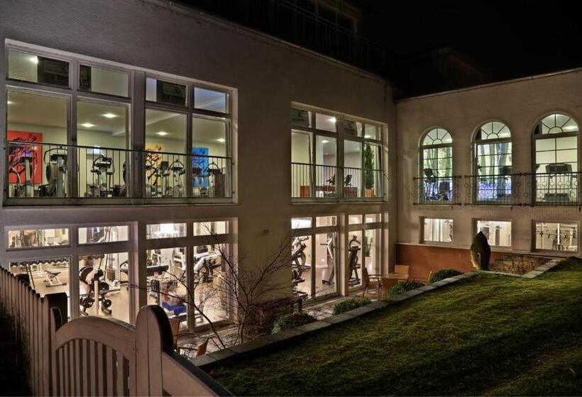 Sporthotel Racket Inn