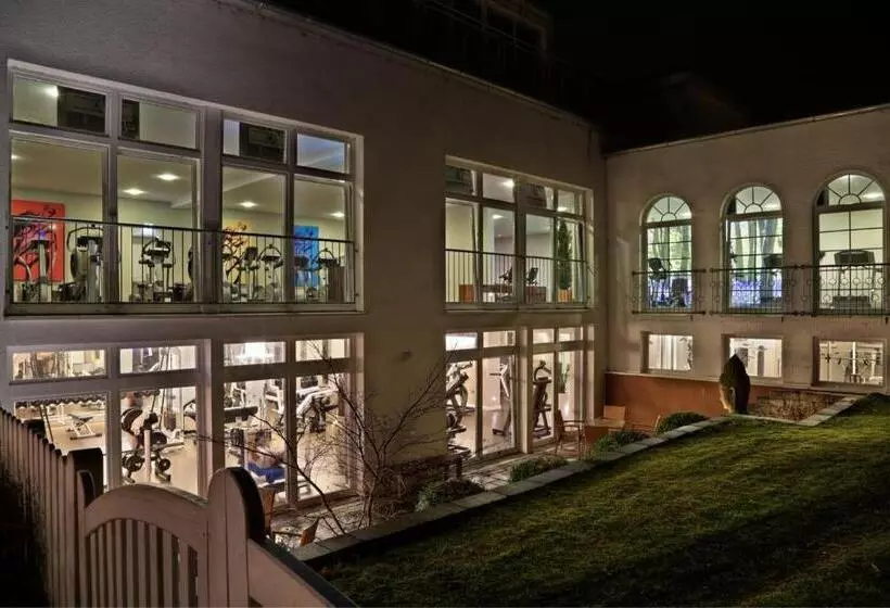 Sporthotel Racket Inn