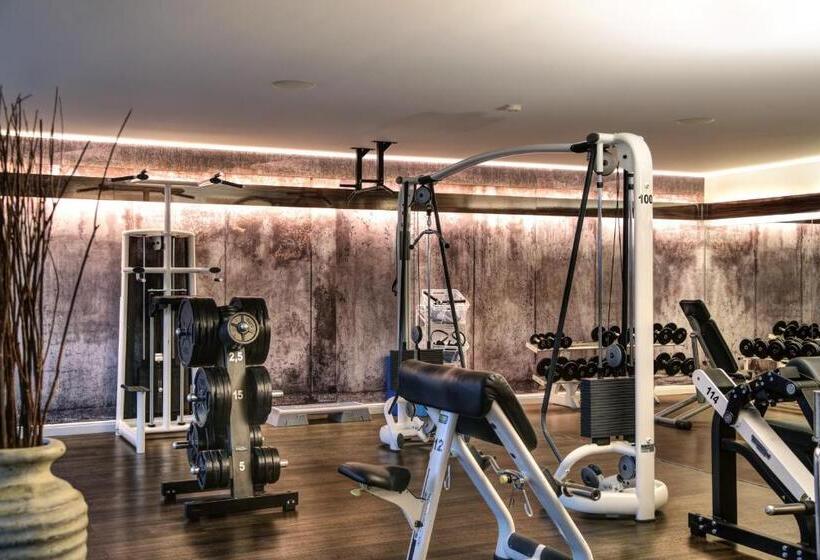 Sporthotel Racket Inn