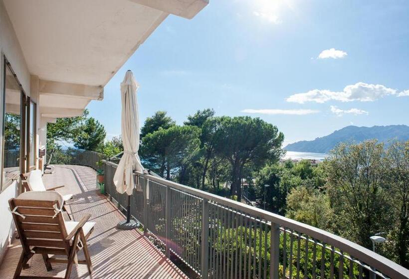 تختخواب و صبحانه Verde Smeraldo