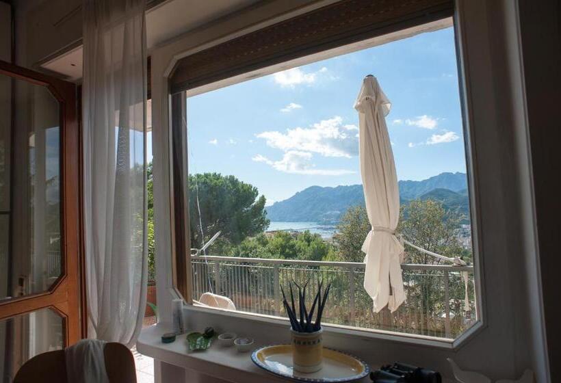 تختخواب و صبحانه Verde Smeraldo