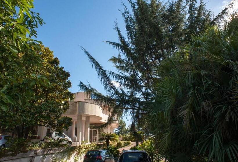 تختخواب و صبحانه Verde Smeraldo