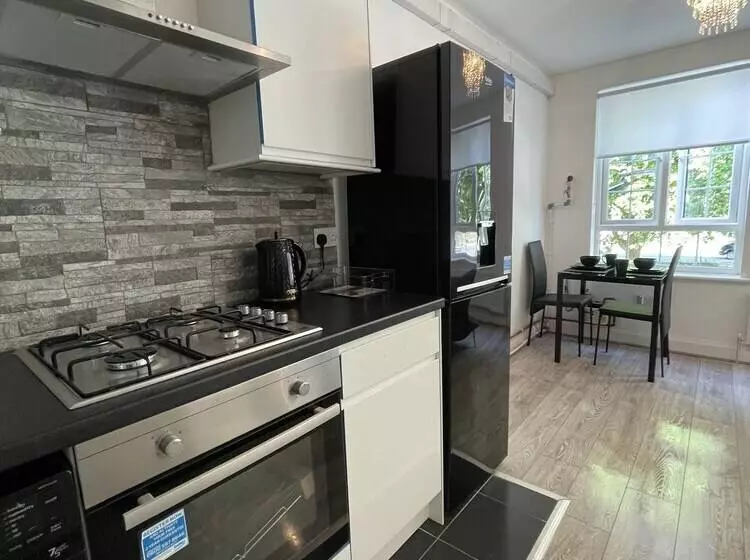 Immaculate 1 Bedroom Flat In Orpington