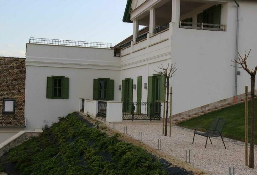 פנסיון Takler Kúria