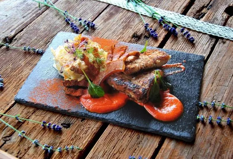 Majatalo Takler Kúria