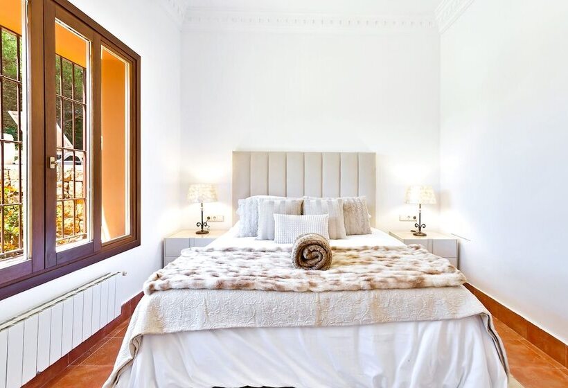 Yolo Spaces   Sotogrande   White House Villa