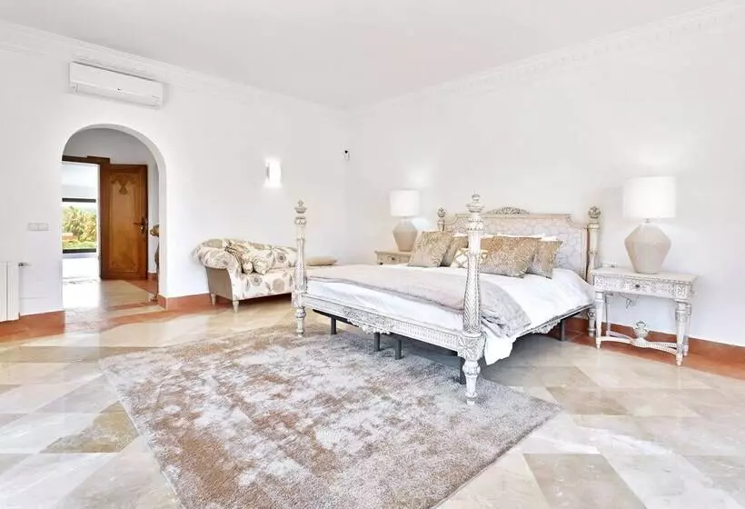 Yolo Spaces   Sotogrande   White House Villa