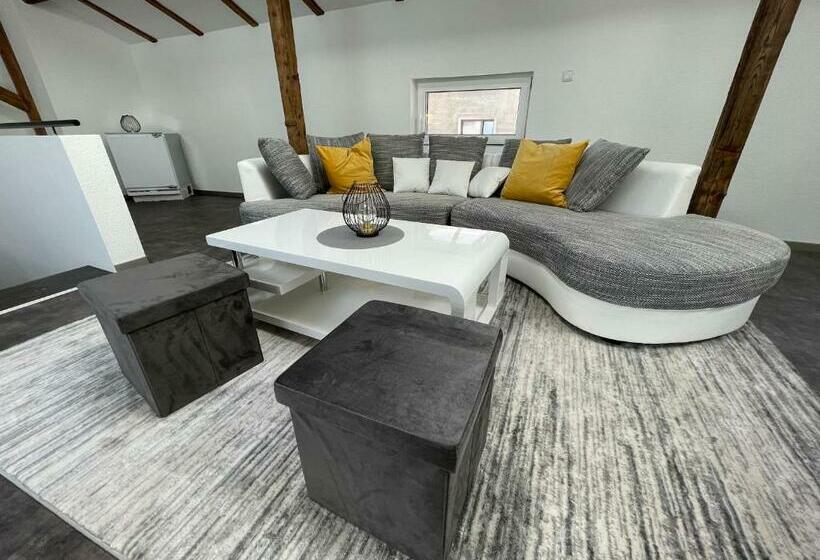 Gleis 13 The Loft Im Ehemaligen Lokschuppen