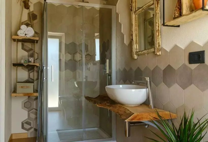 Majatalo Santino S House