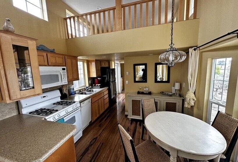 ホテル Marina Dunes Rv Resort