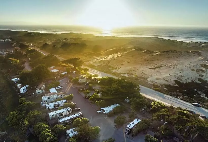 Hotelli Marina Dunes Rv Resort