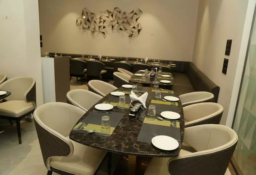 Hotelli Ruturaj Regency