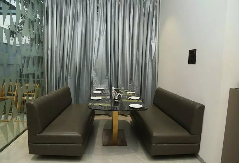 Hotelli Ruturaj Regency